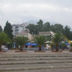 Bar's promenade